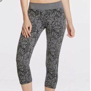 Fabletics Sebastian Seamless Printed Capri Pants